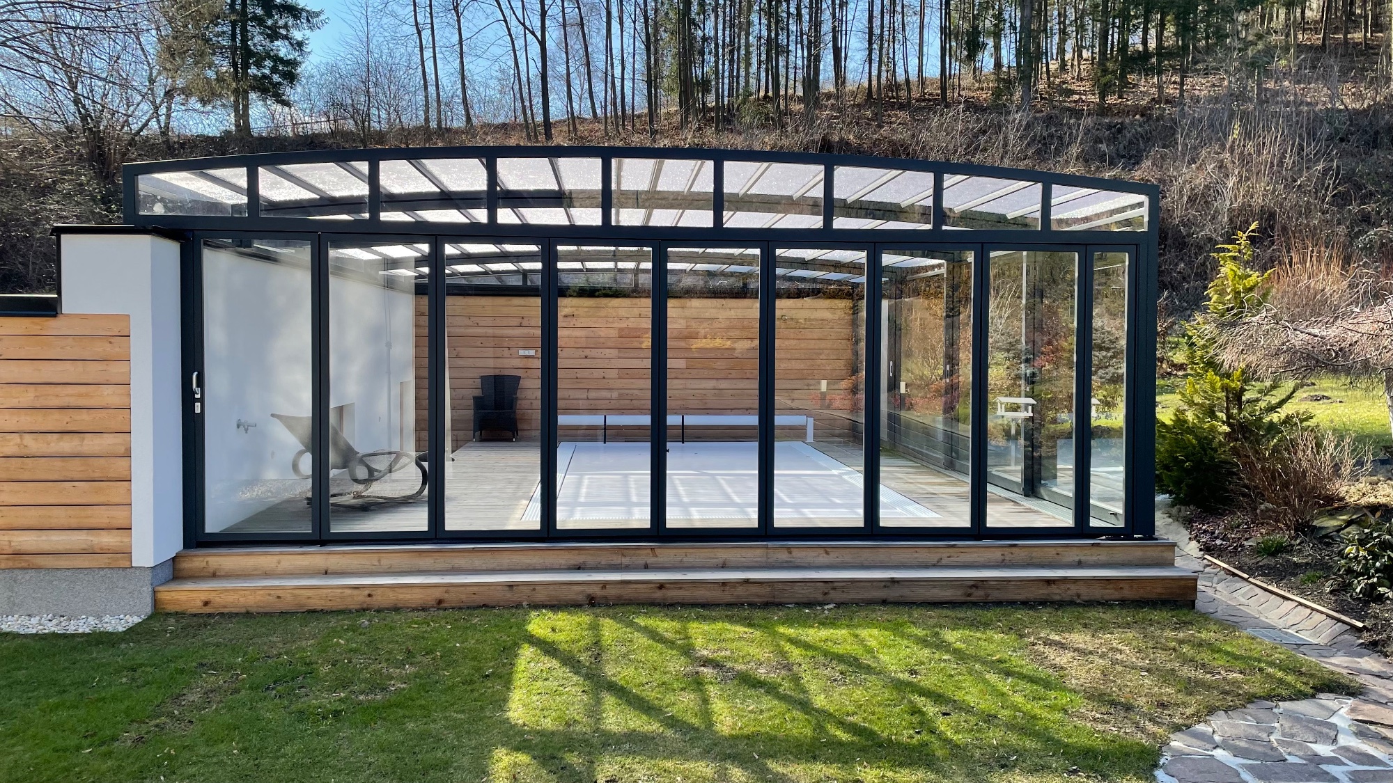 Atypické zastřešení bazénu na míru